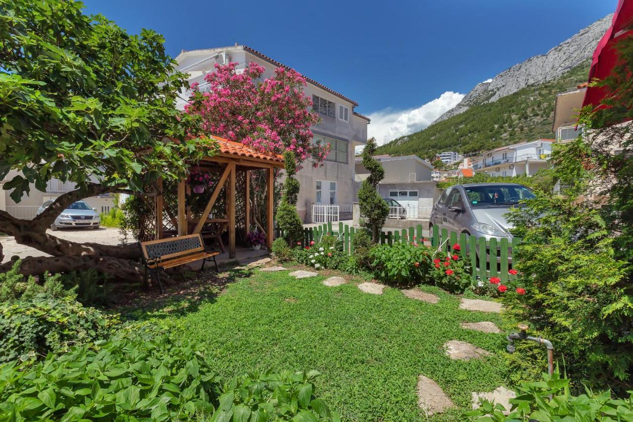 Apartmani Luna Baška Voda Екстериор снимка