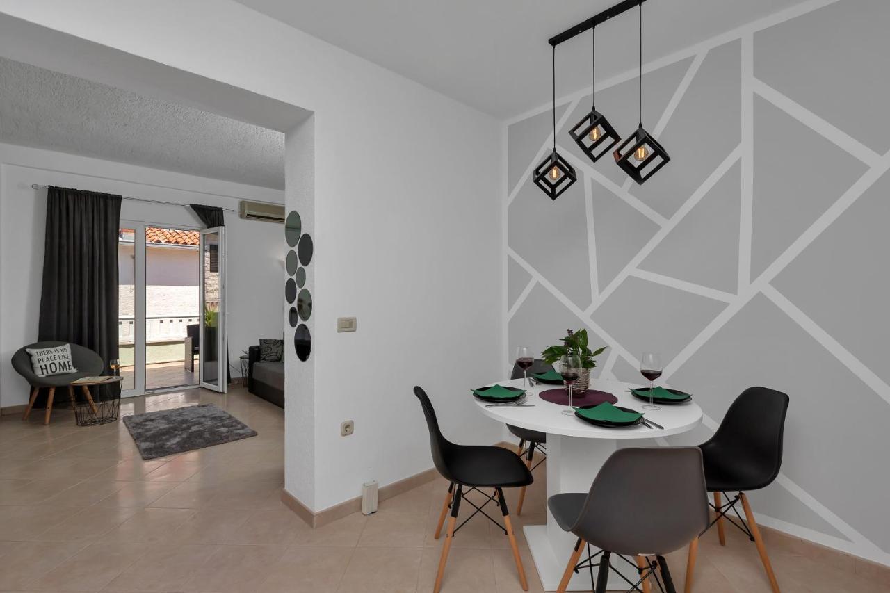 Apartmani Luna Baška Voda Екстериор снимка