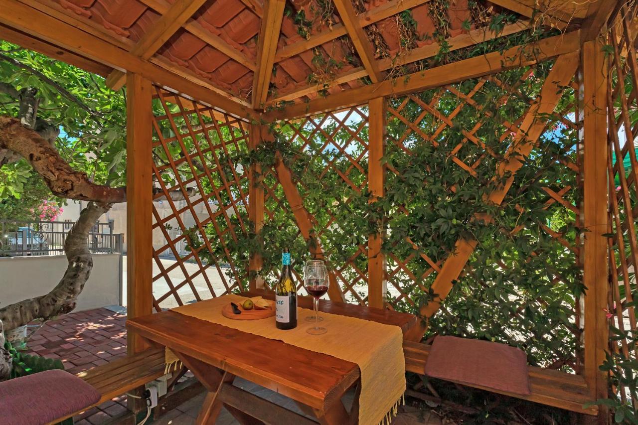 Apartmani Luna Baška Voda Екстериор снимка