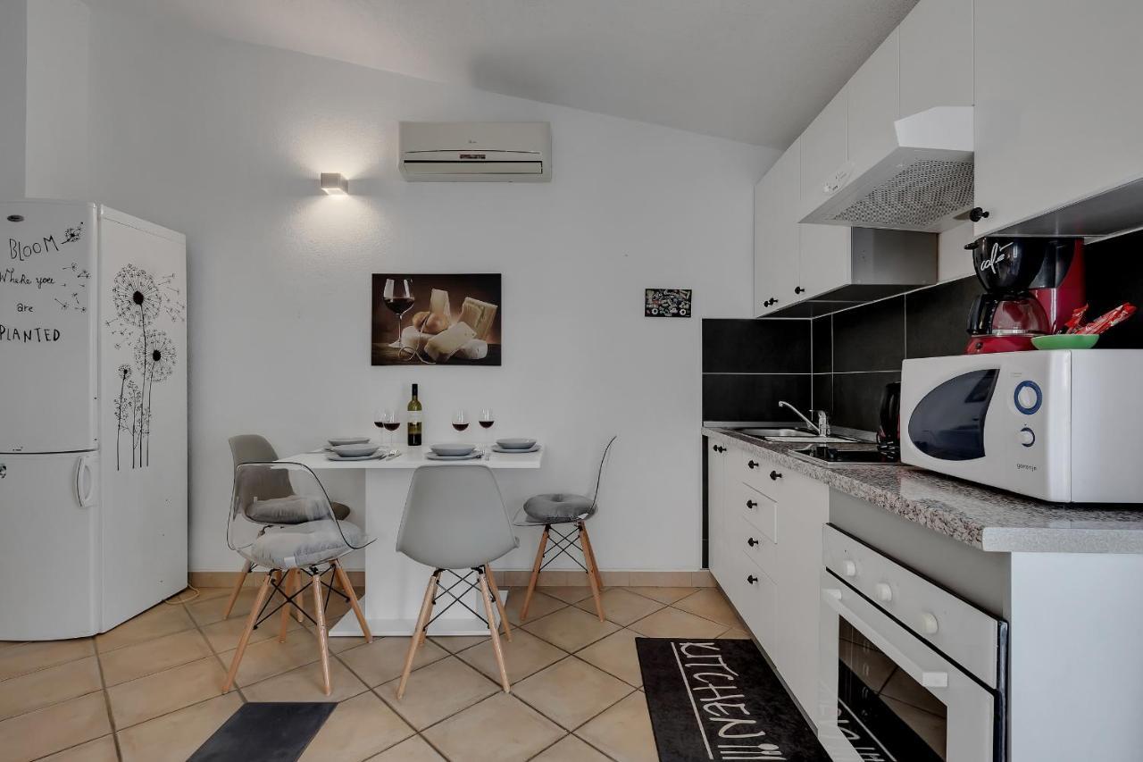 Apartmani Luna Baška Voda Екстериор снимка