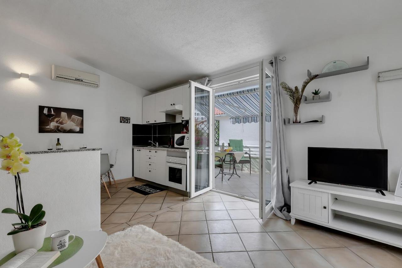 Apartmani Luna Baška Voda Екстериор снимка